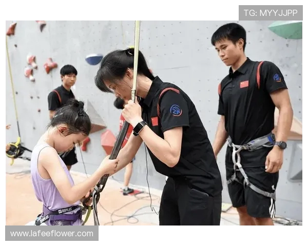 广州攀岩队与成都攀岩队赛后复盘分析两队节奏与表现的深度对比